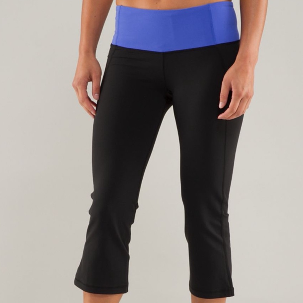 Lululemon 4 Gather & Crow Crop Leggings Flare Logo Pull-on Sweat Wicking Blue